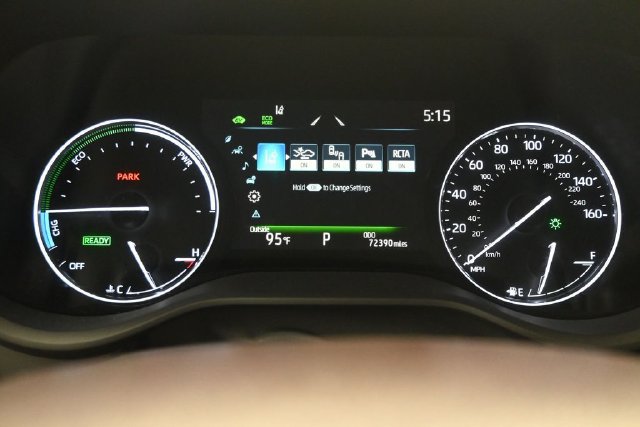 Used 2022 Toyota Sienna Platinum FWD image 19