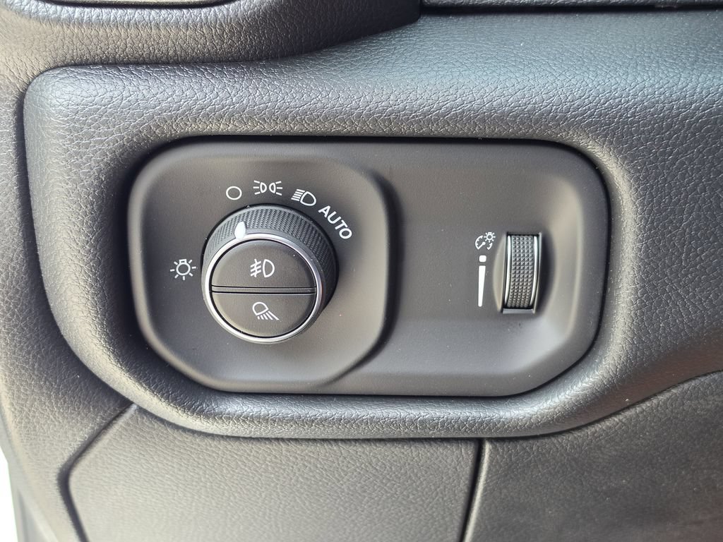 New 2026 RAM 2500 Tradesman AWD/4WD image 25