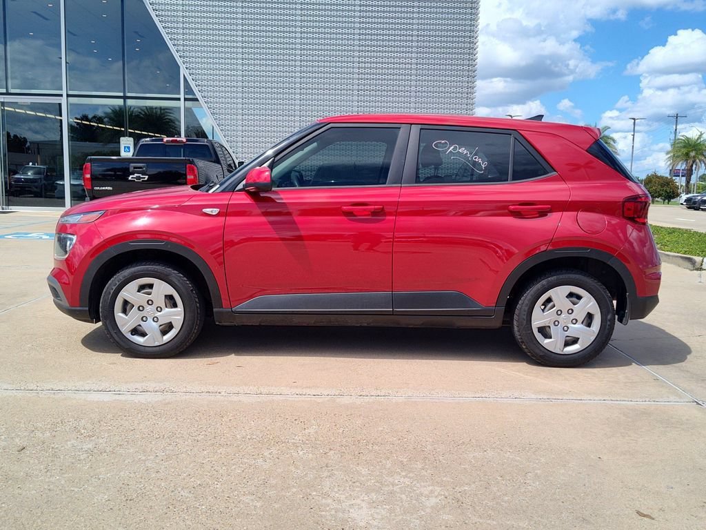 Used 2020 Hyundai Venue SE FWD image 4