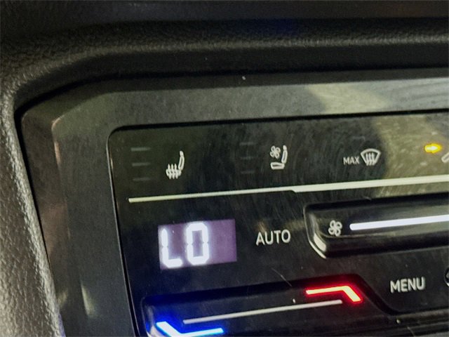 Used 2023 Volkswagen Tiguan SEL R-Line image 19