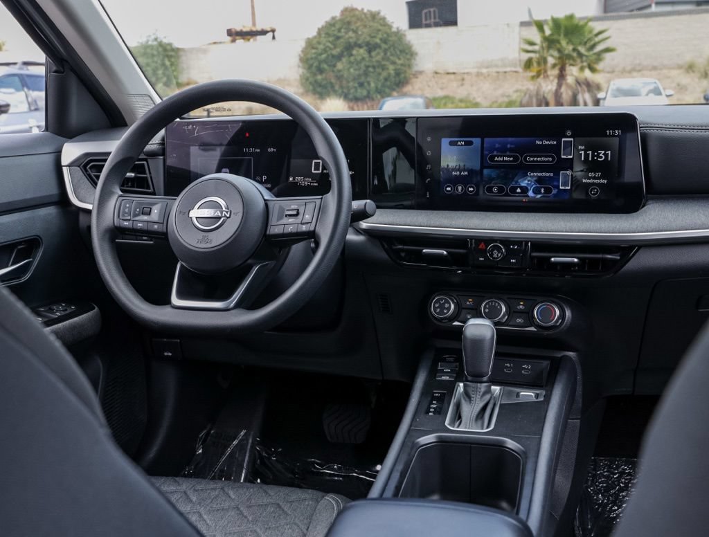 Used 2025 Nissan Kicks SV FWD image 22