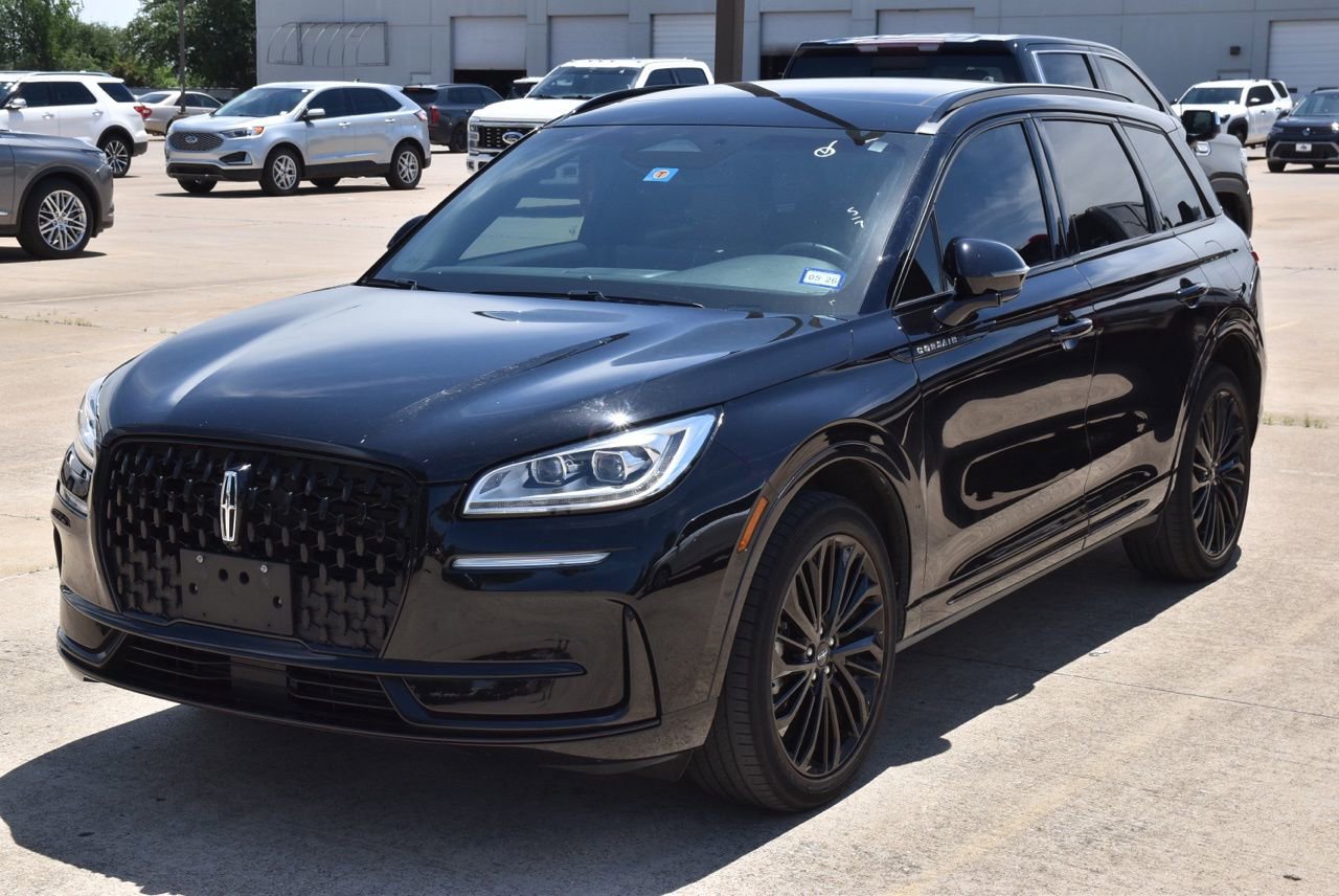 Used 2023 Lincoln Corsair Reserve w/ Equipment Group 201A FWD image 2