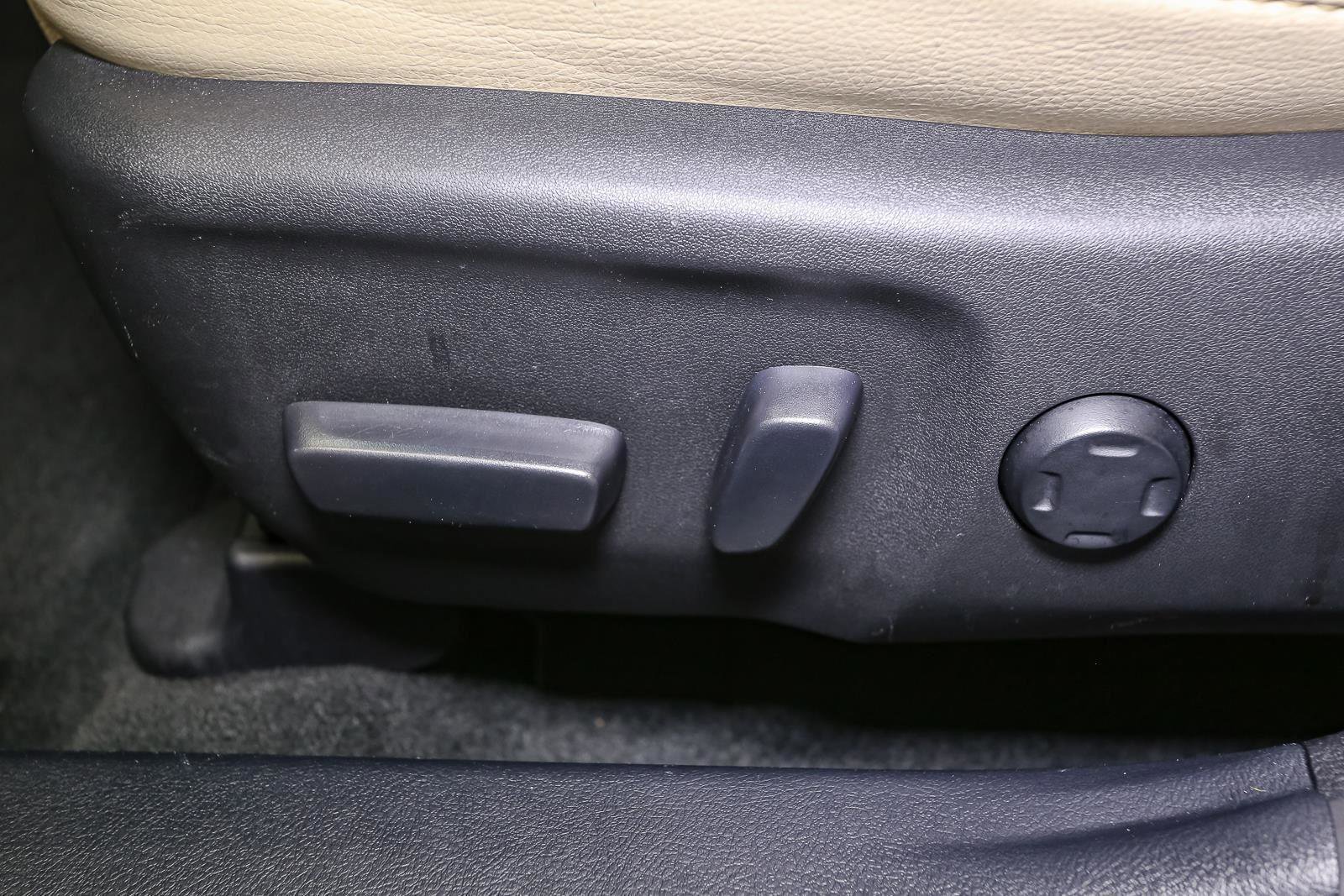 Used 2017 Toyota Avalon XLE w/ Carpet Mat Package image 45