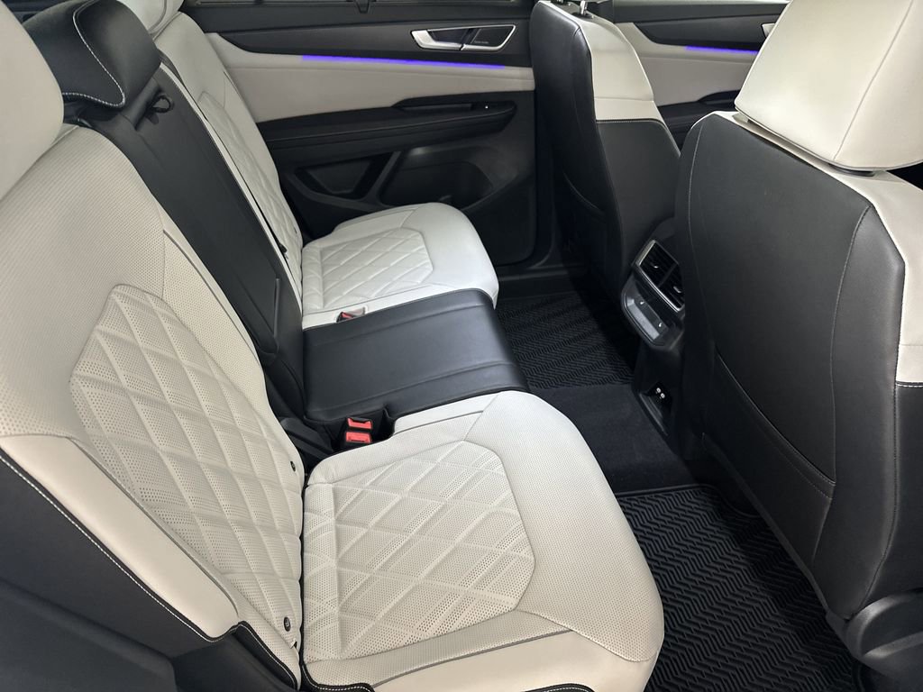 Used 2024 Volkswagen Atlas Cross Sport SEL Premium R-Line image 38