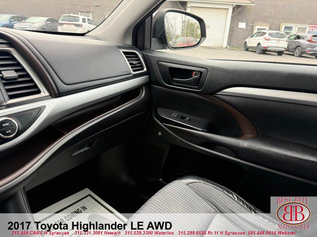 Used 2017 Toyota Highlander Plus AWD/4WD image 13