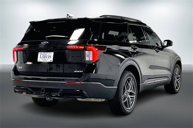 Used 2025 Ford Explorer ST-Line w/ ST-Line Street Pack image 7