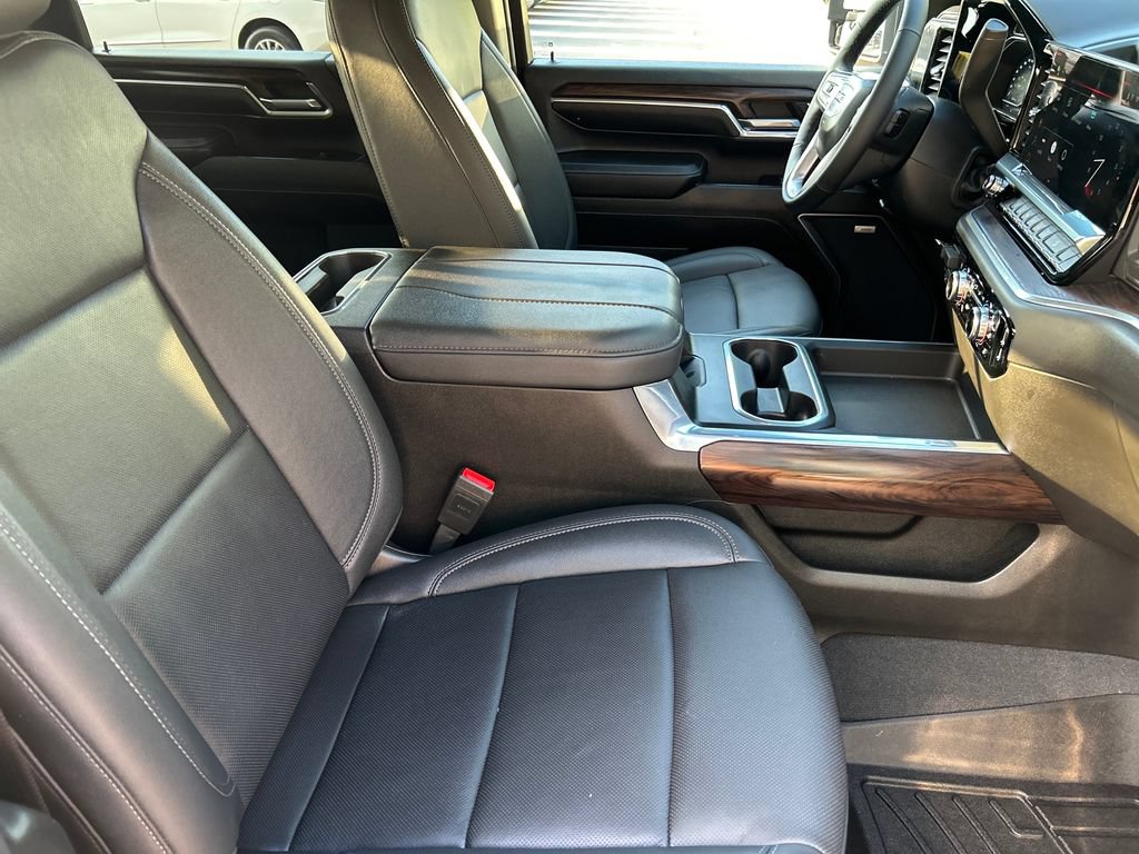 Used 2024 GMC Sierra 2500 SLT w/ SLT Premium Package AWD/4WD image 14