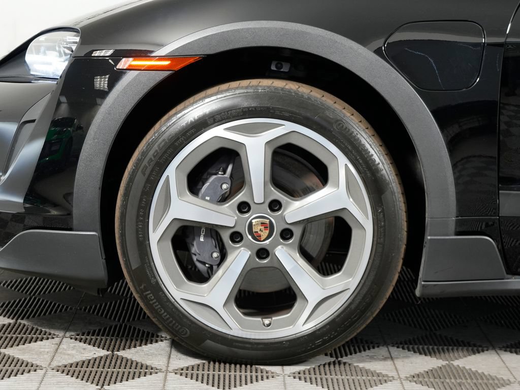 Certified 2024 Porsche Taycan 4 Cross Turismo AWD/4WD image 13