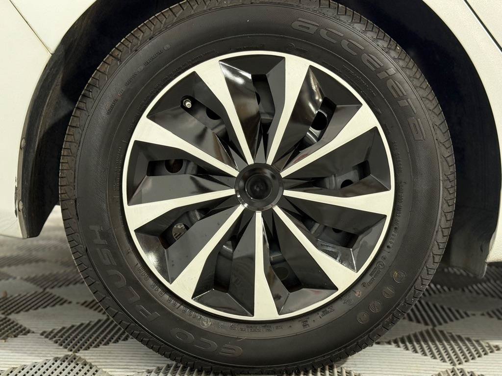 Used 2016 Hyundai Elantra SE FWD image 27