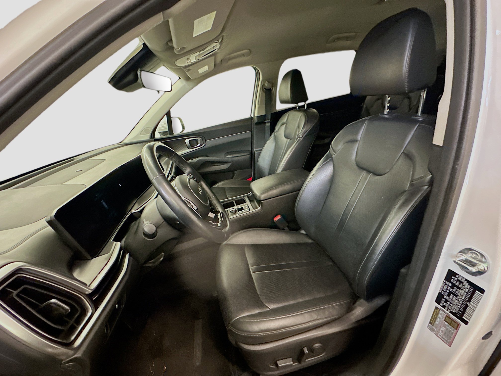 Used 2024 Kia Sorento S image 13