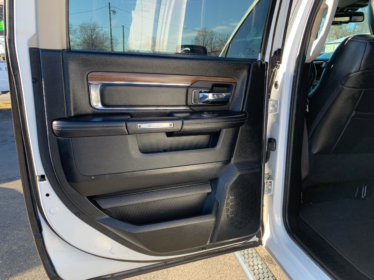 Used 2017 RAM 1500 Laramie w/ Convenience Group image 31