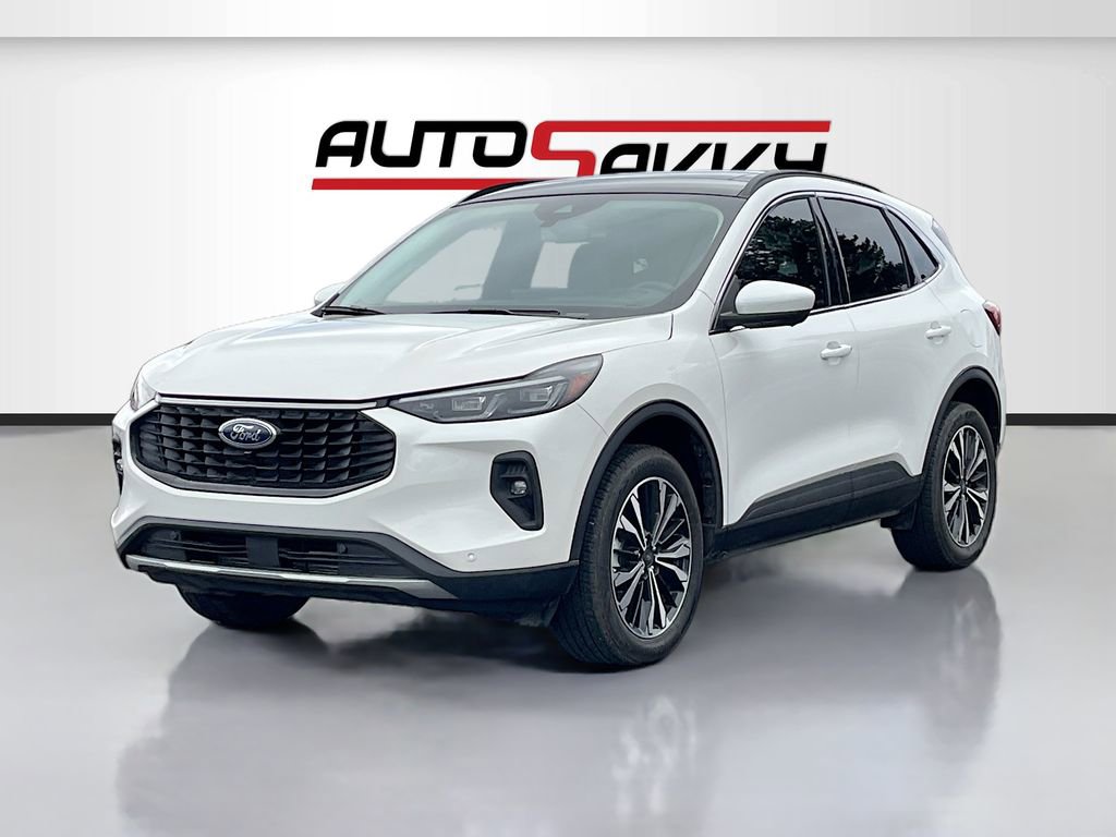 Used 2025 Ford Escape Platinum w/ Premium Technology Package AWD/4WD image 3