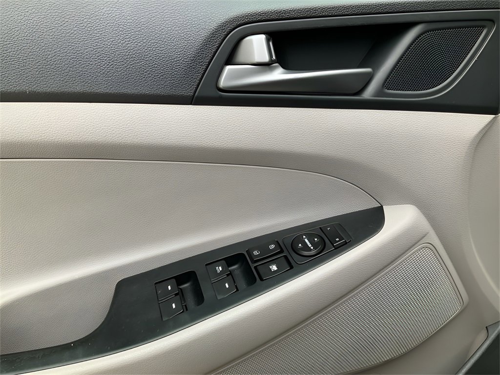 Used 2016 Hyundai Tucson SE w/ Option Group 12 image 17