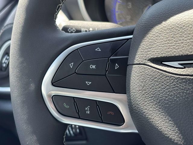 New 2027 Chrysler Pacifica Select FWD image 19