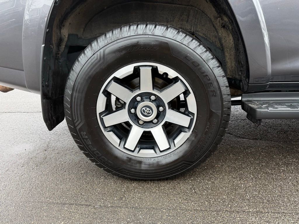 Used 2022 Toyota 4Runner TRD Off-Road Premium image 27