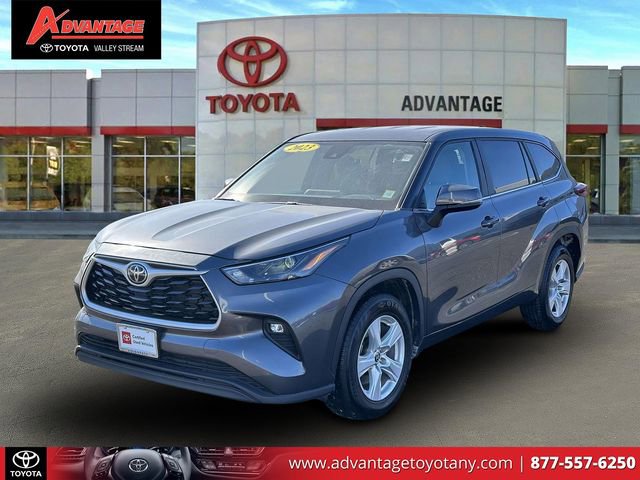 Used 2023 Toyota Highlander LE image 4