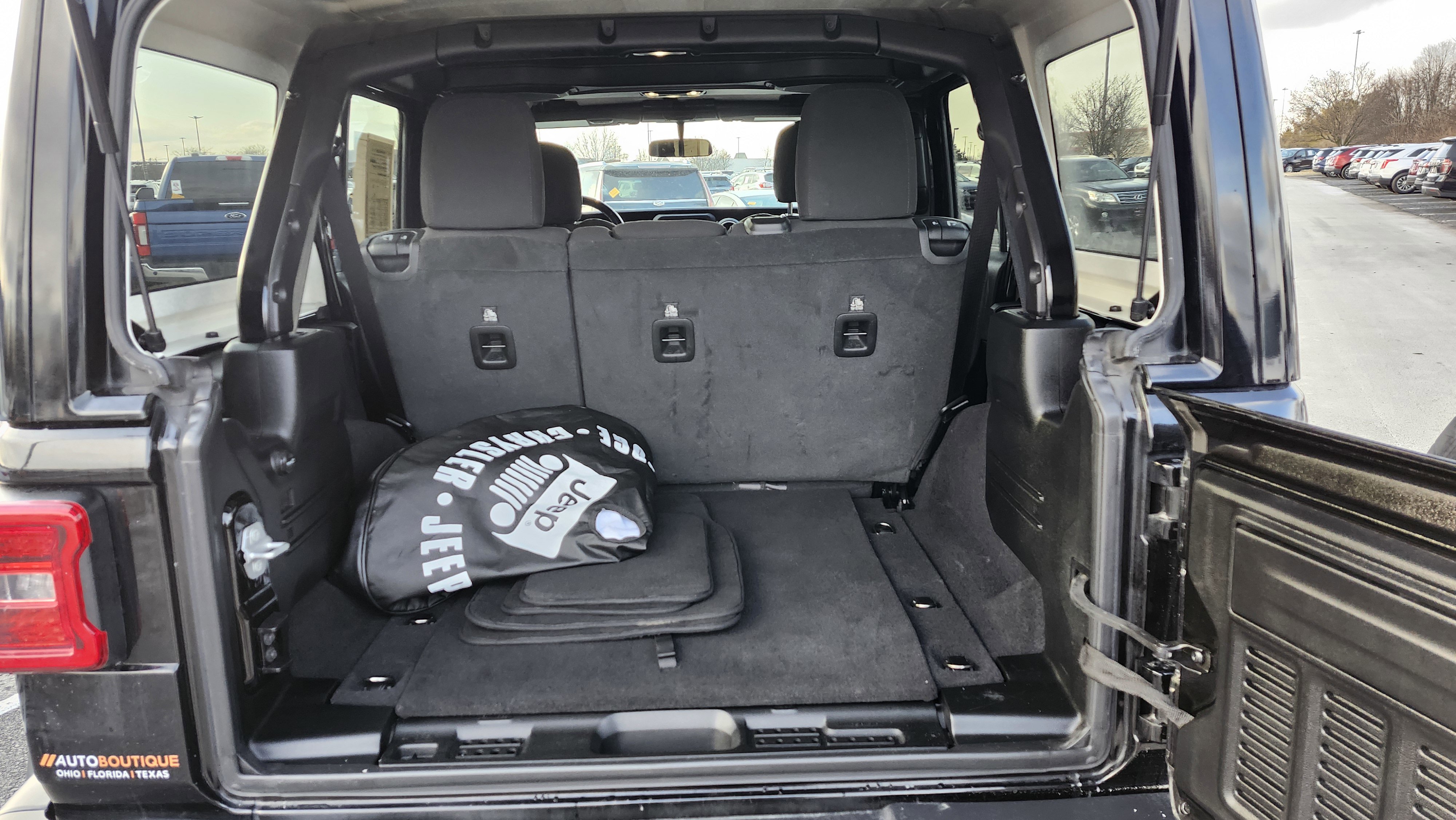 Used 2020 Jeep Wrangler Unlimited Sahara w/ Safety Group image 22