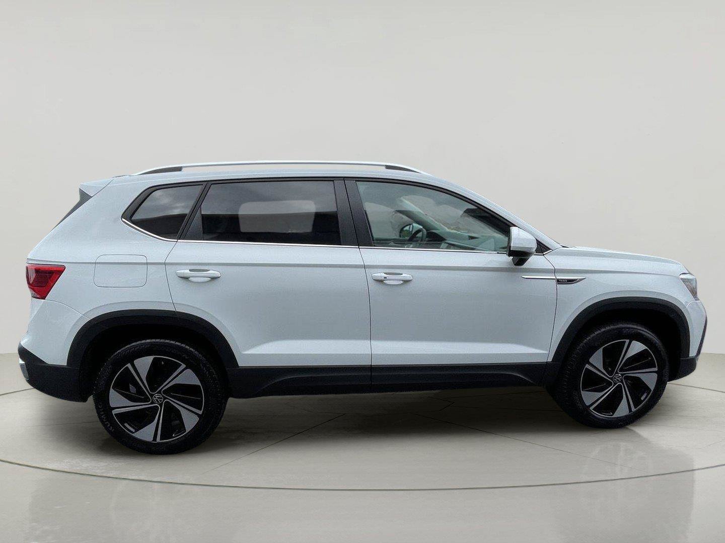 Used 2024 Volkswagen Taos SE AWD/4WD image 8