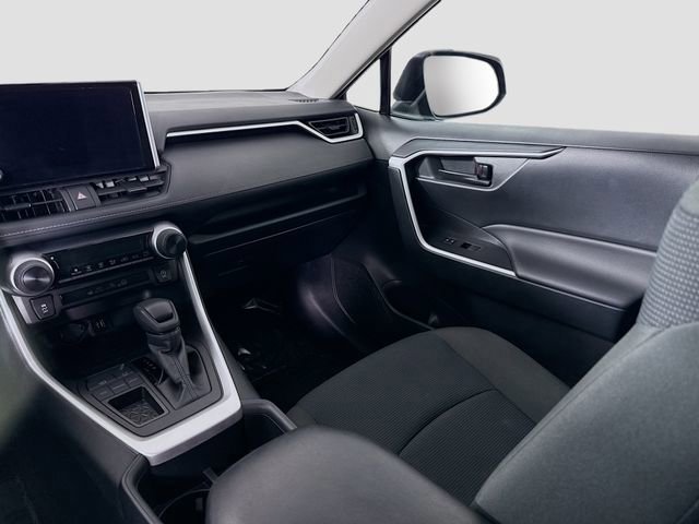 Certified 2025 Toyota RAV4 LE image 21