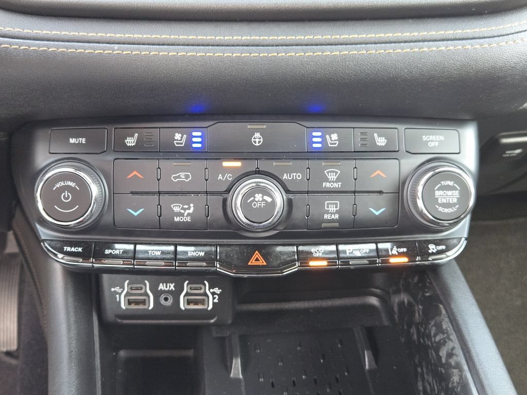 Used 2025 Dodge Durango R/T AWD/4WD image 21
