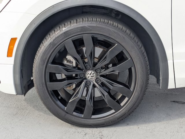 Used 2021 Volkswagen Tiguan SE R-Line FWD image 19