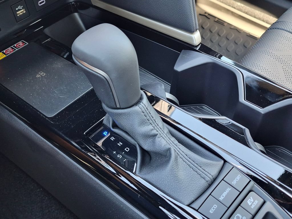 Used 2026 Toyota Camry XSE FWD image 32