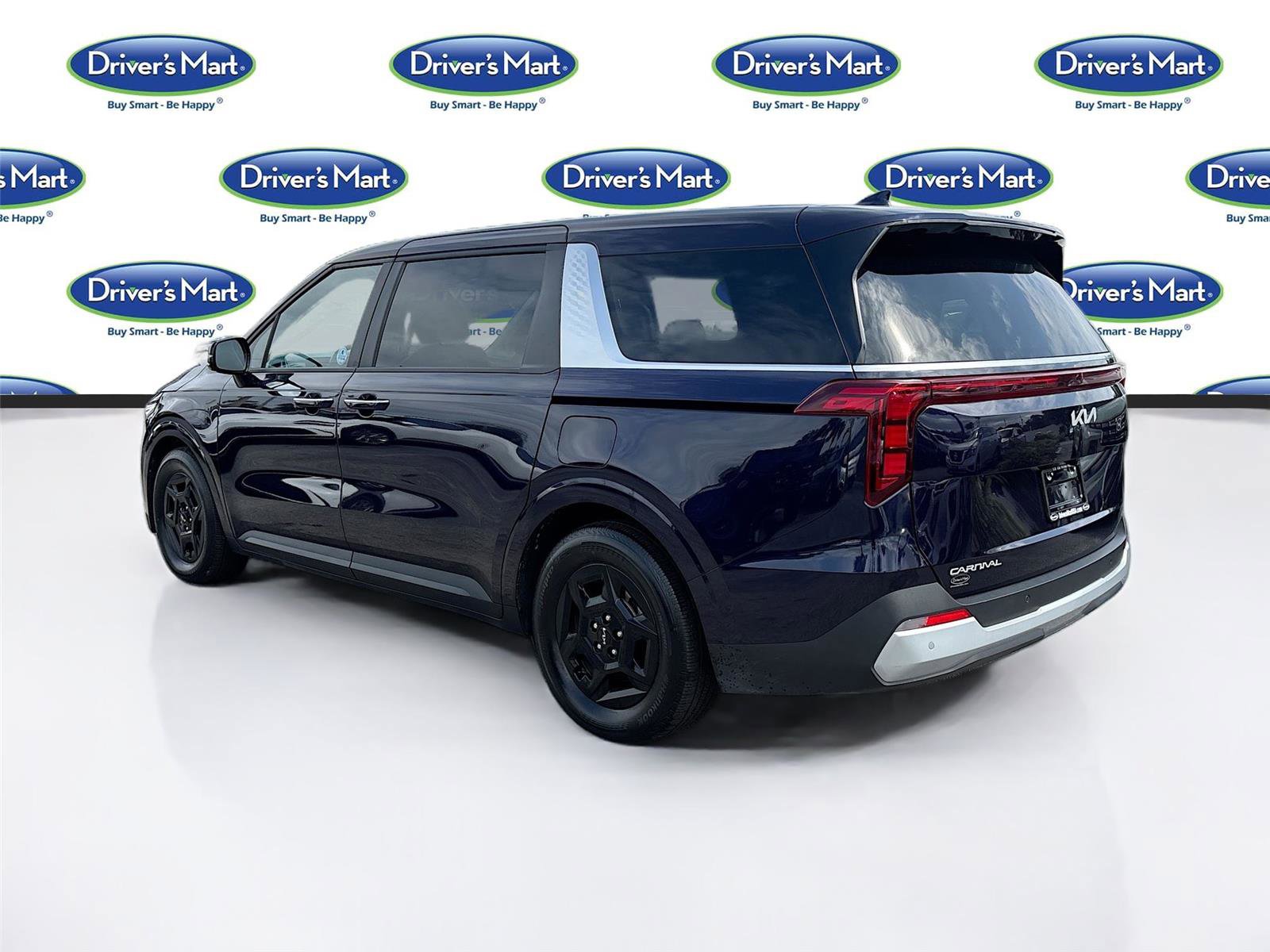 Used 2025 Kia Carnival image 5