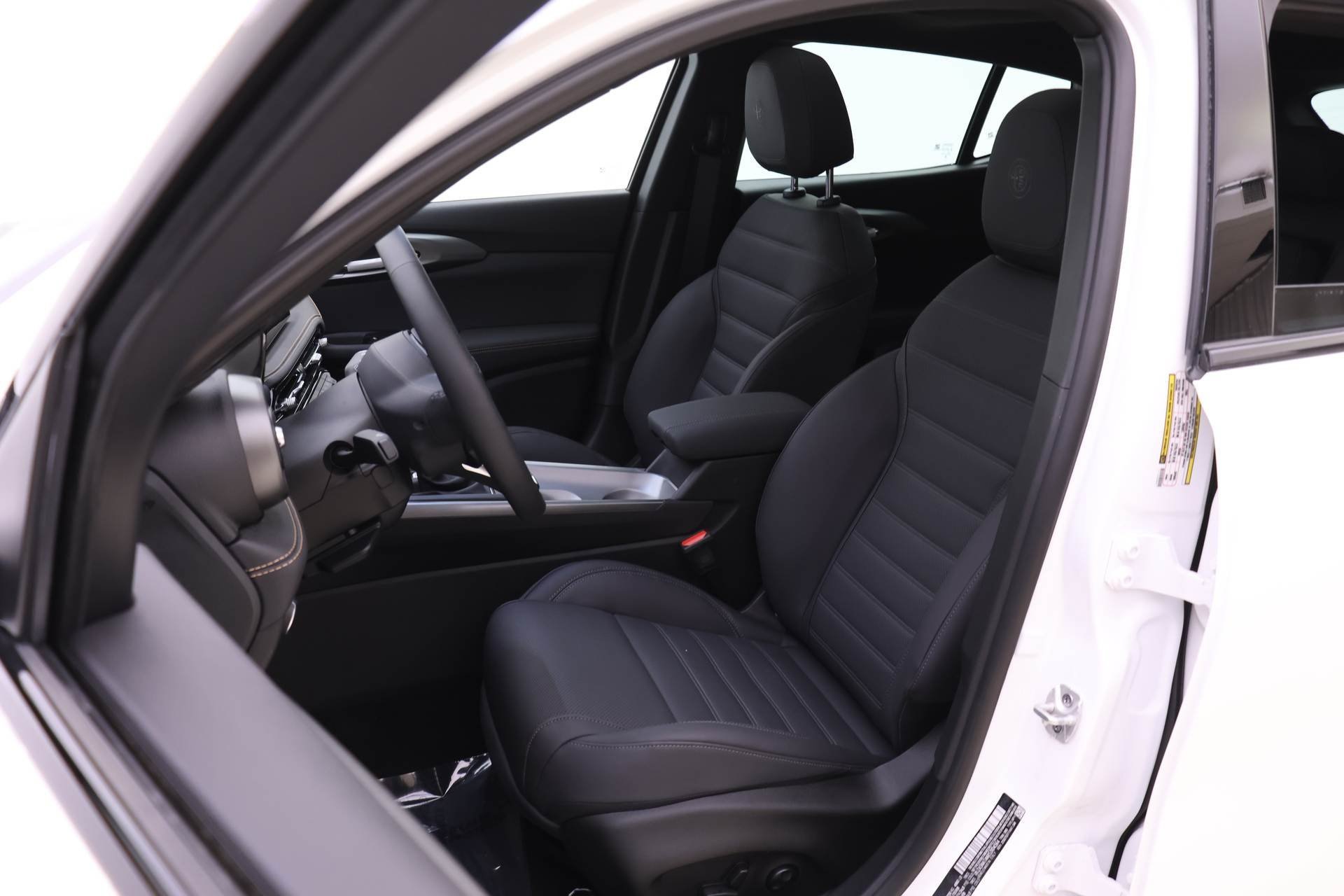 New 2025 Alfa Romeo Tonale w/ Premium Package image 7