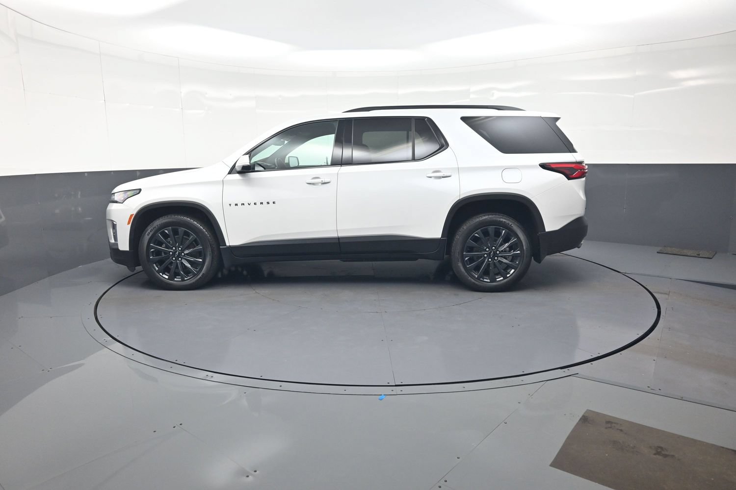Used 2023 Chevrolet Traverse RS AWD/4WD image 6
