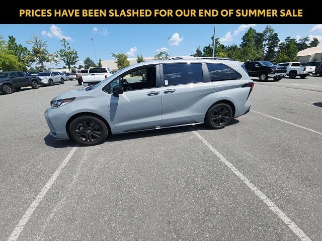 Certified 2025 Toyota Sienna XSE w/ XSE Plus Package AWD/4WD image 8