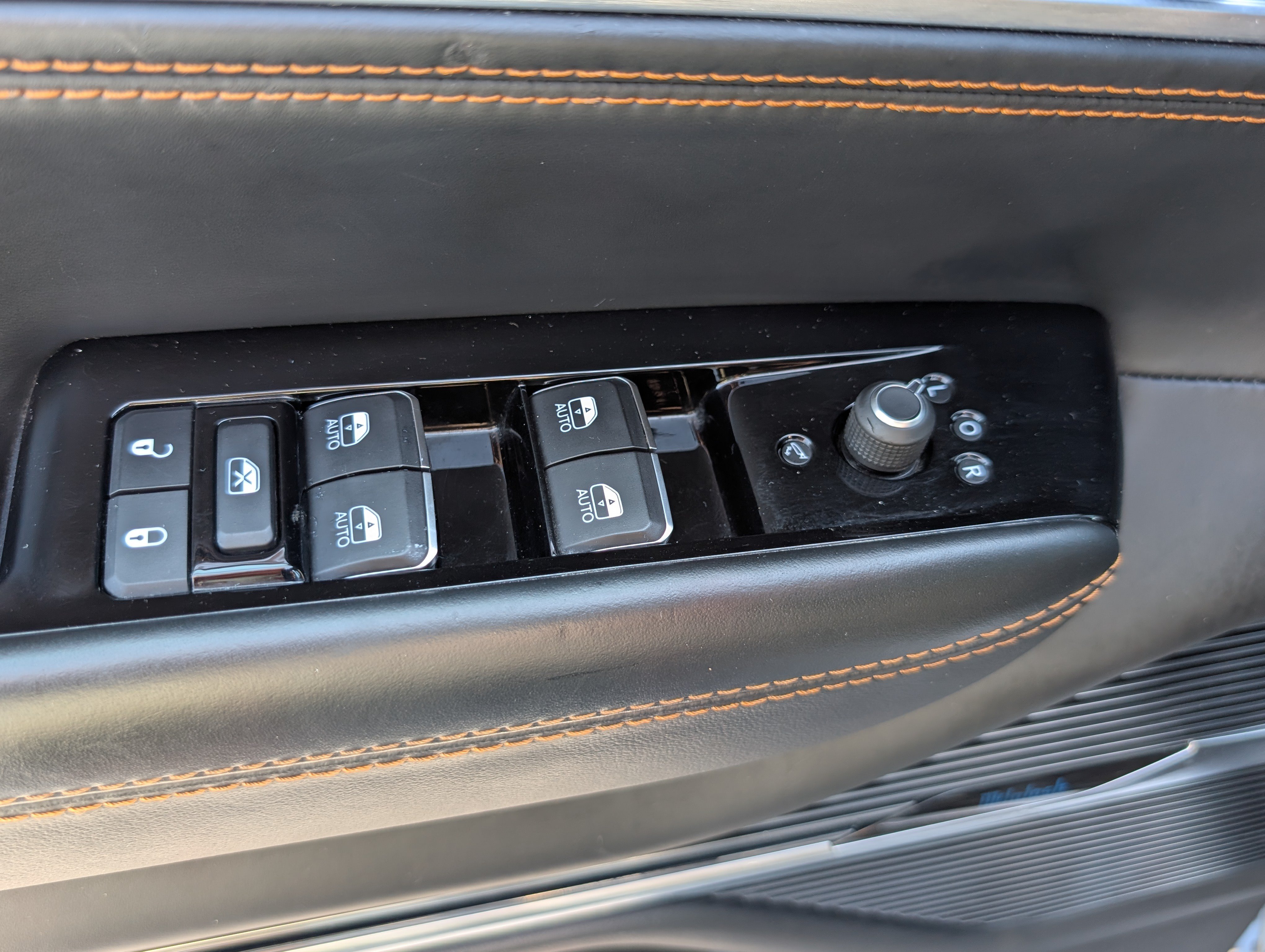 Used 2024 Jeep Grand Wagoneer L Series III AWD/4WD image 21