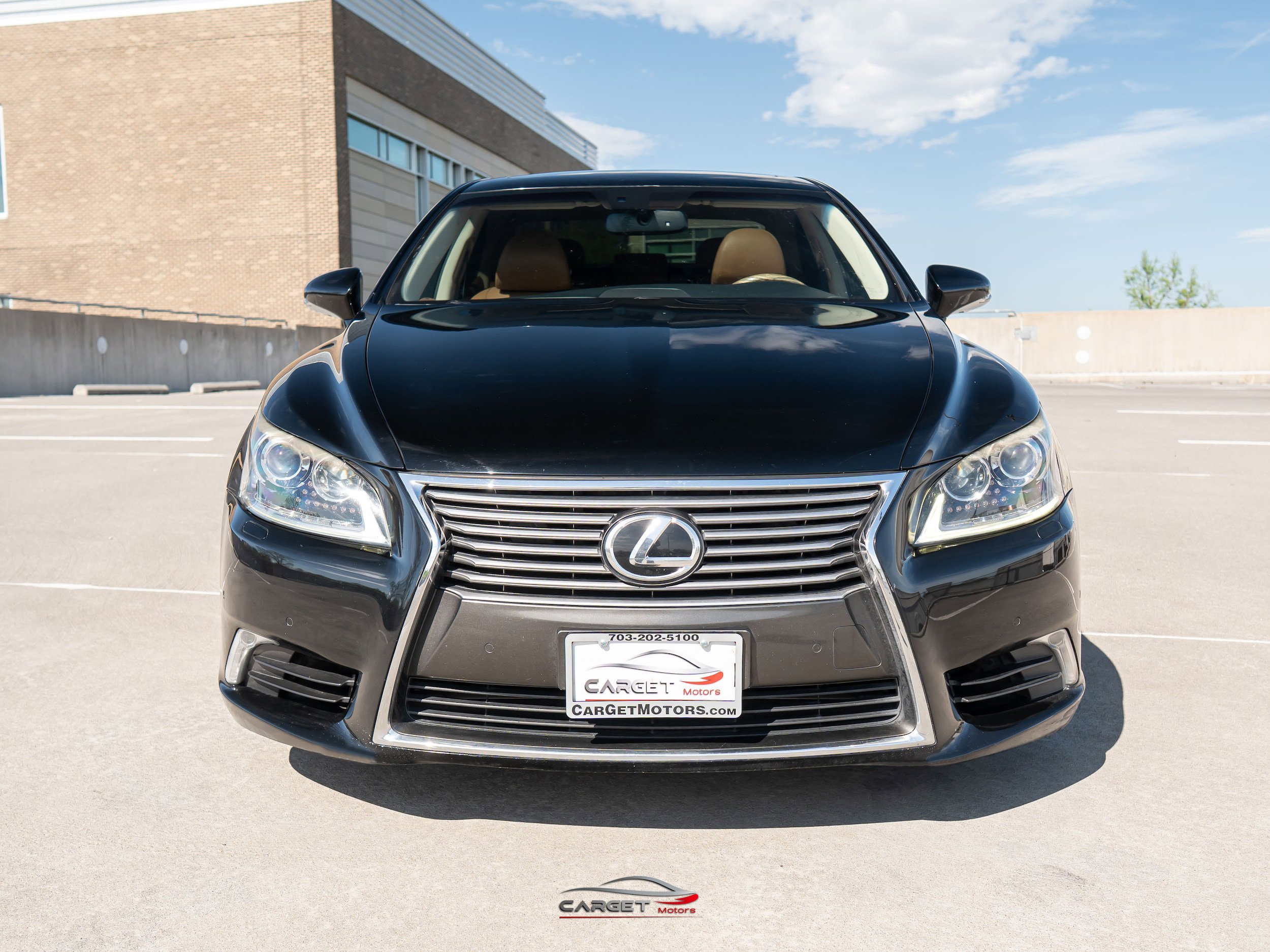 Used 2015 Lexus LS 460 AWD w/ Comfort Package image 2