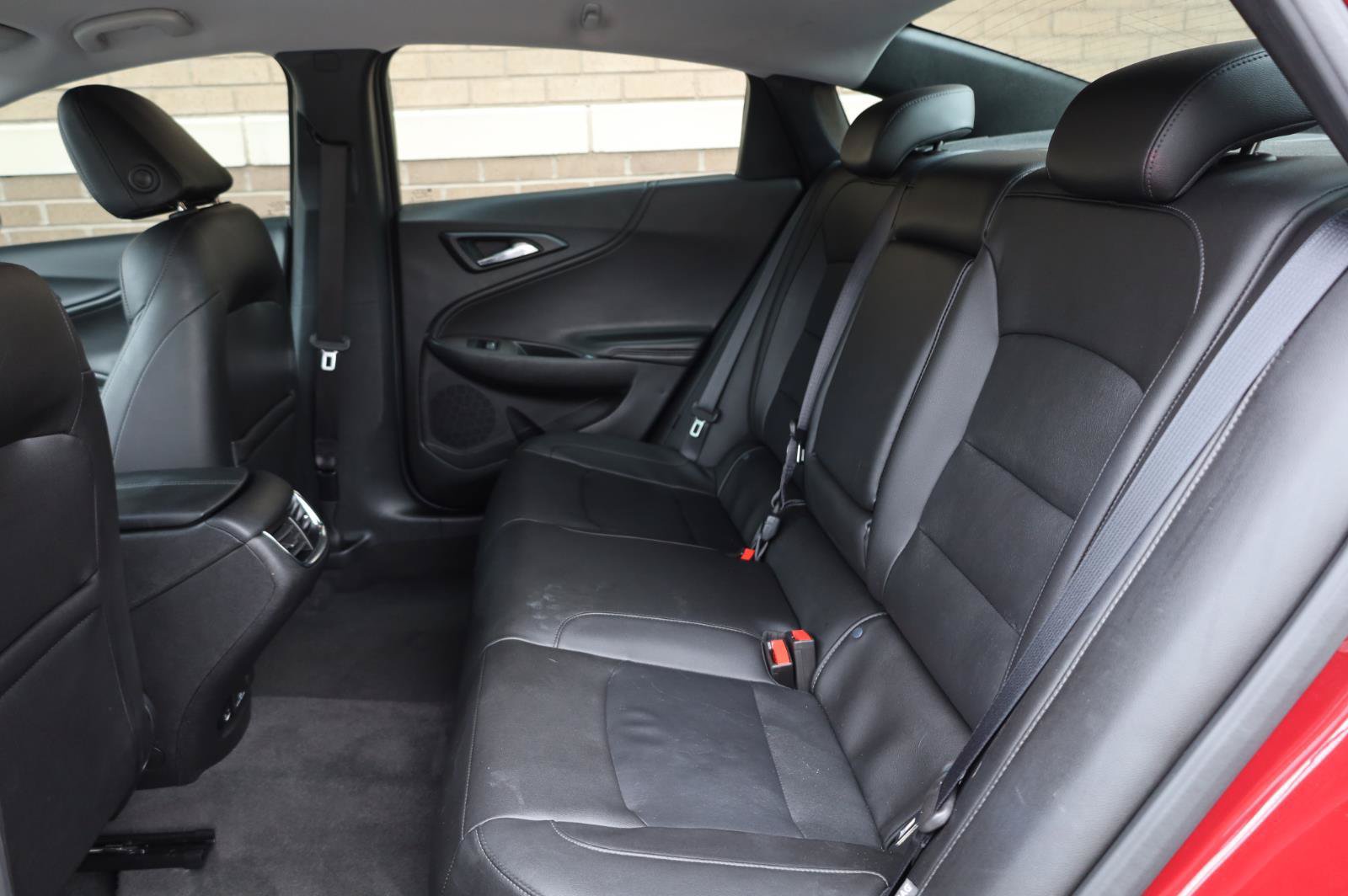 Used 2018 Chevrolet Malibu Hybrid w/ Leather Package FWD image 18