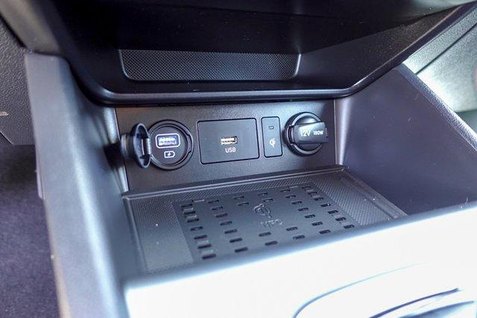 Used 2023 Hyundai Kona Limited FWD image 23