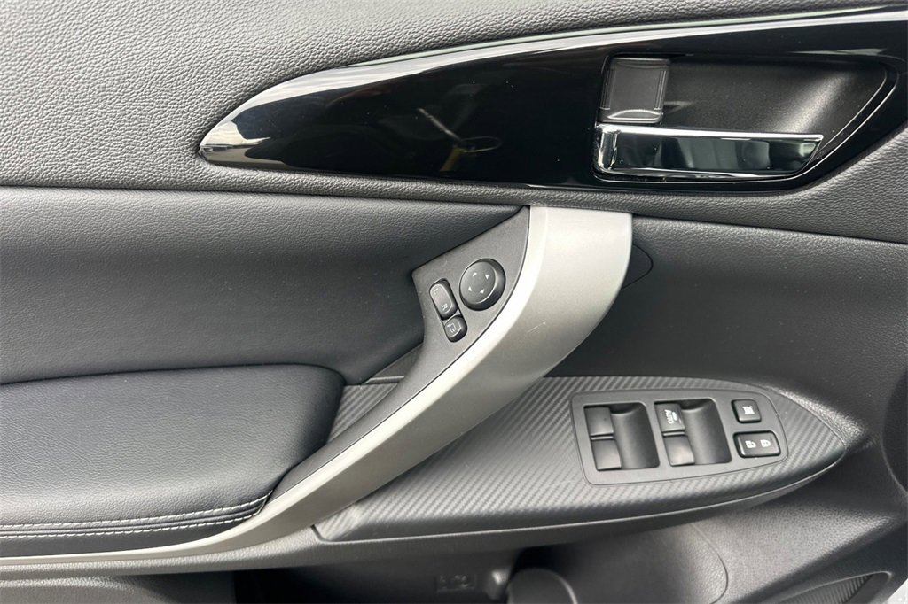 Used 2025 Mitsubishi Eclipse Cross SE image 13