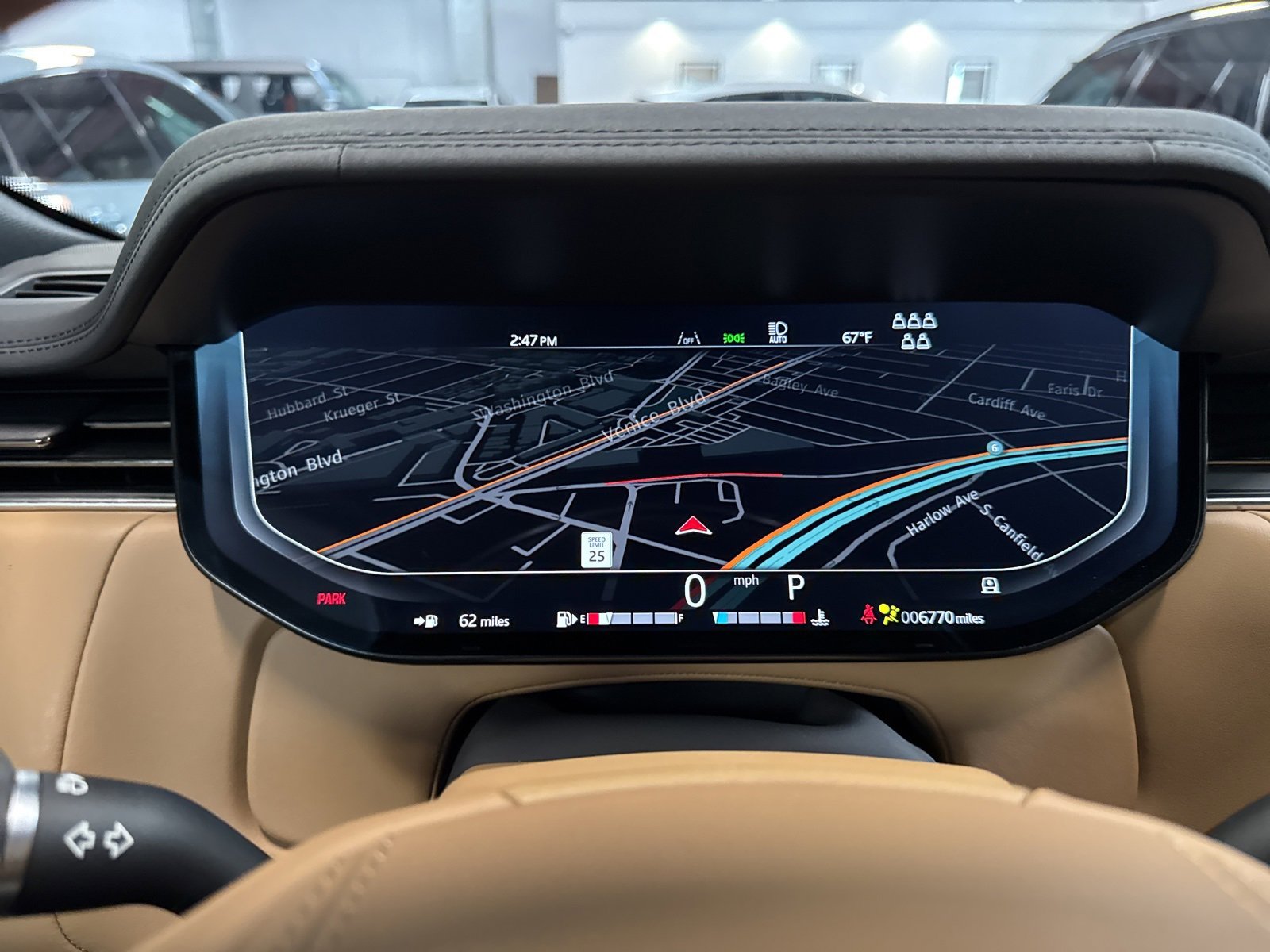 Used 2025 Land Rover Range Rover Long Wheelbase SE image 36