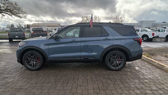 New 2026 Ford Explorer ST w/ Sun And Sound Package image 6