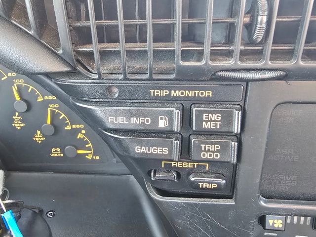 Used 1993 Chevrolet Corvette Coupe RWD image 18