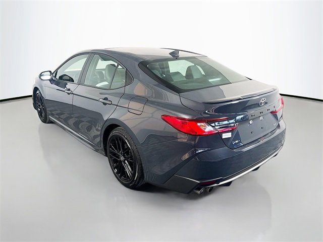 Used 2025 Toyota Camry SE image 5