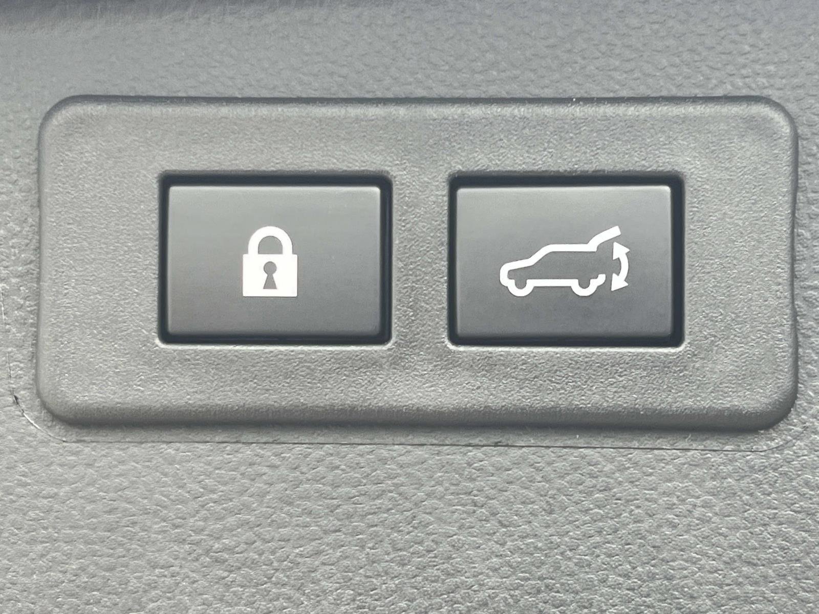 Used 2025 Subaru Outback Touring XT AWD/4WD image 12