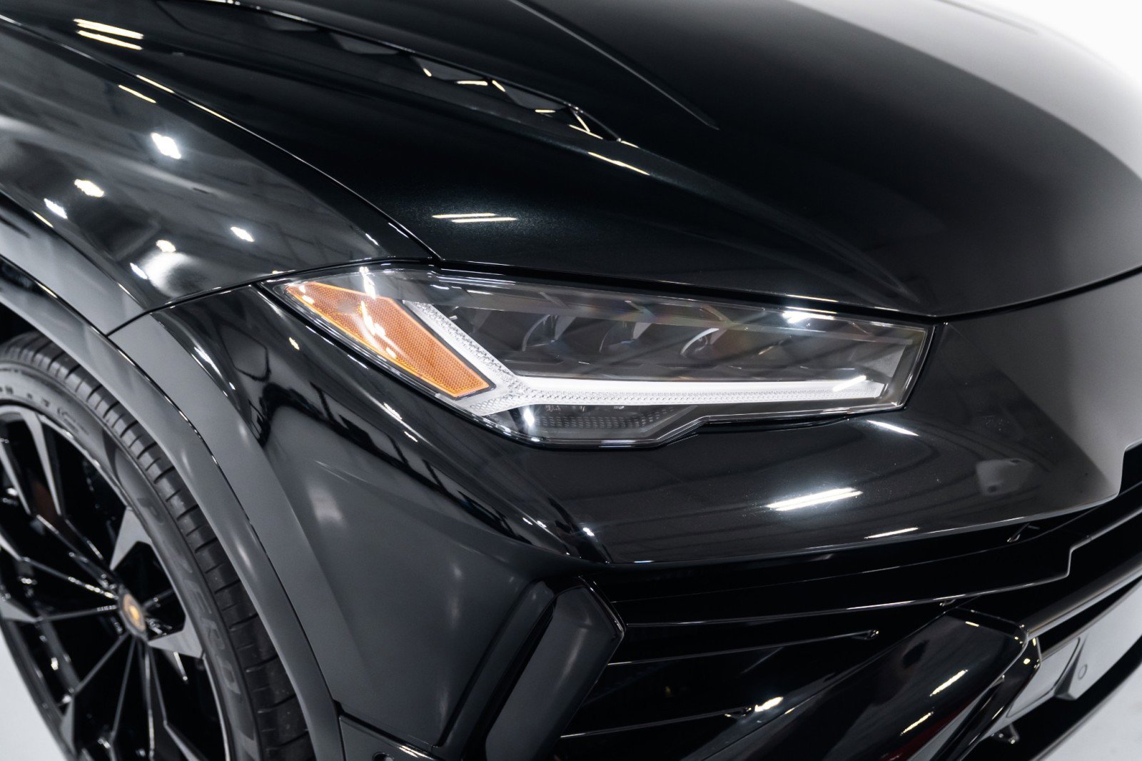 Used 2024 Lamborghini Urus S image 32