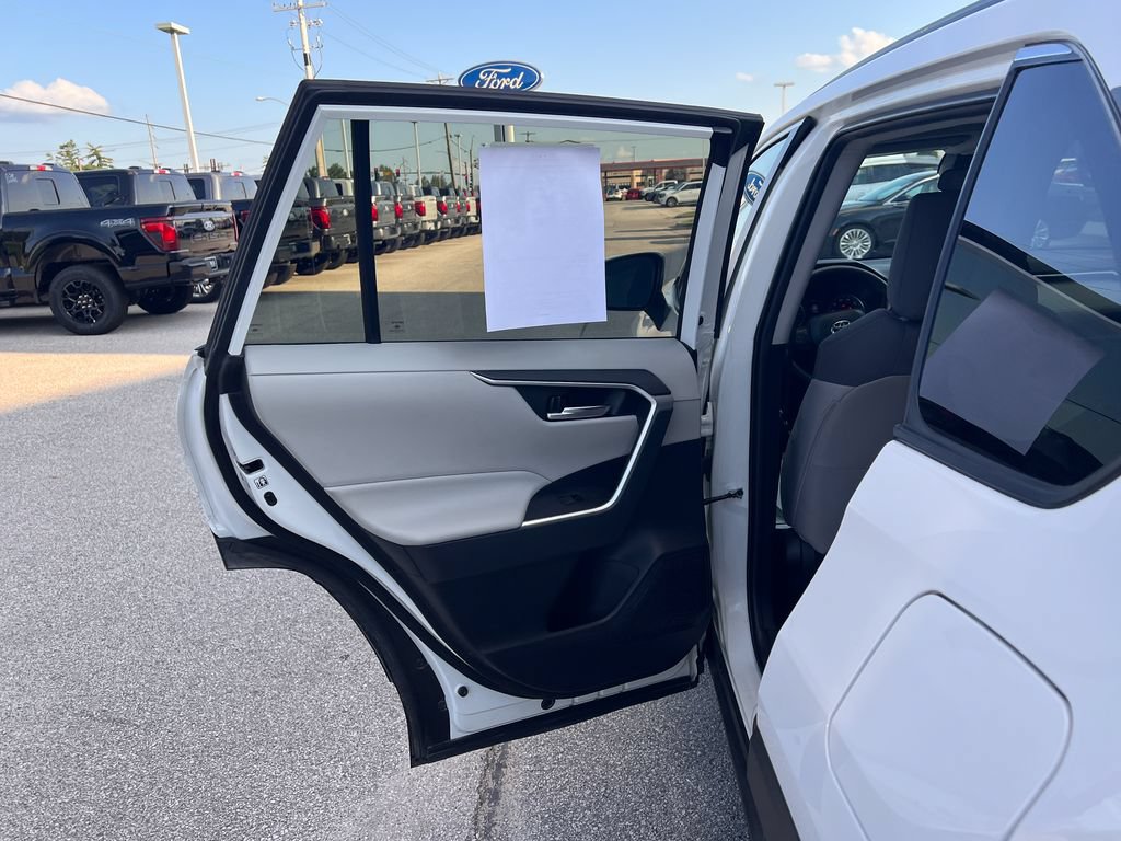 Used 2019 Toyota RAV4 XLE w/ Protection Package FWD image 14