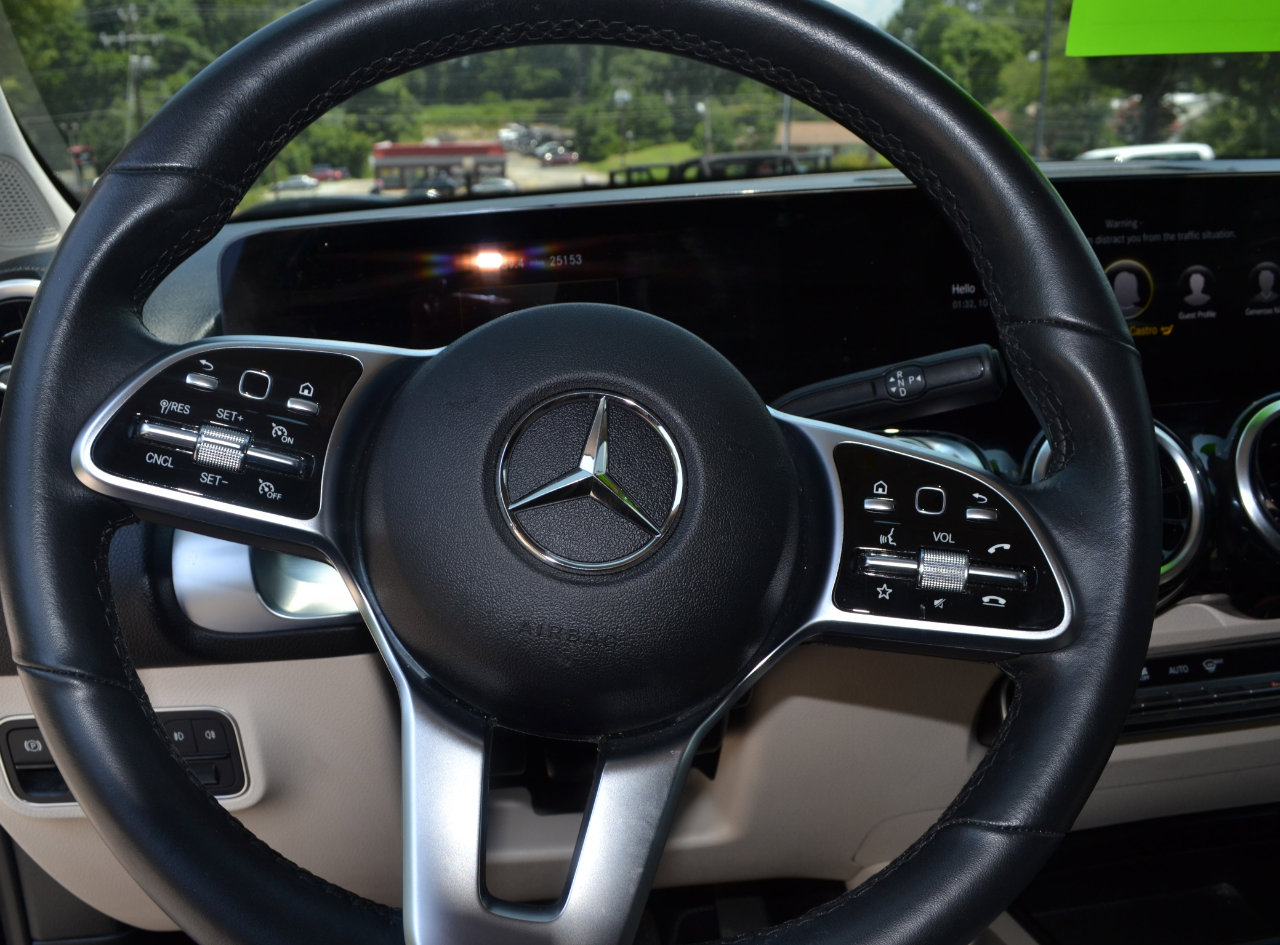 Used 2023 Mercedes-Benz GLB 250 image 30