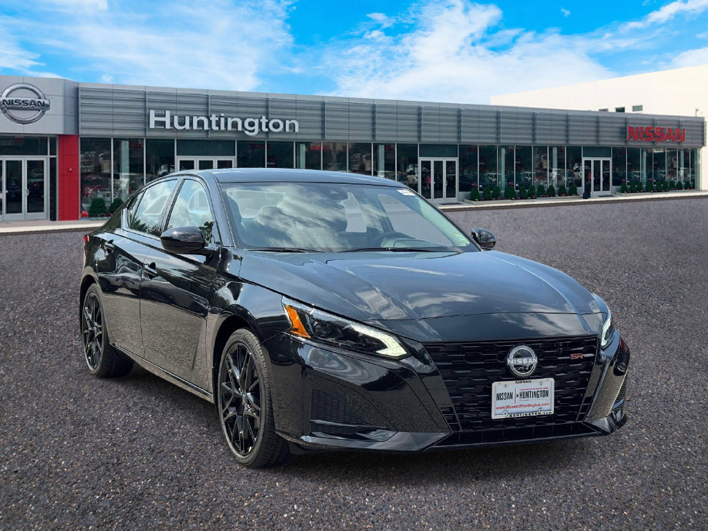 New 2026 Nissan Altima 2.5 SR w/ SR Midnight Edition Package FWD image 3