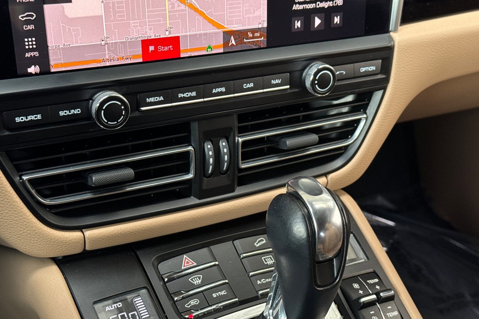 Used 2019 Porsche Macan image 25