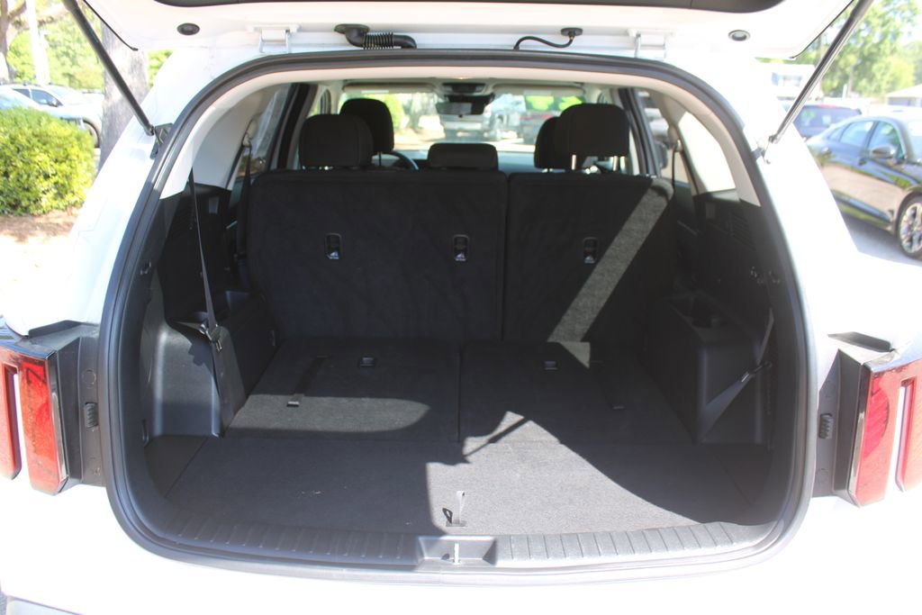 Certified 2024 Kia Sorento LX image 10