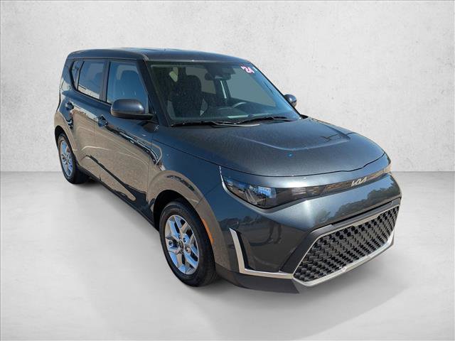Used 2025 Kia Soul LX w/ LX Technology Package video 3