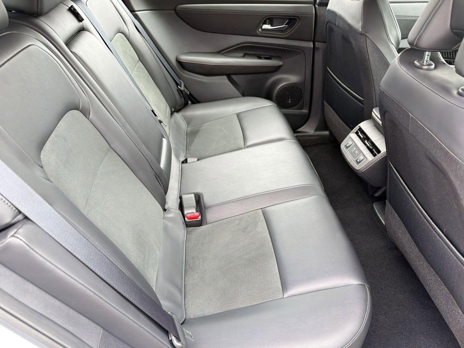 Used 2023 Nissan Ariya AWD image 29