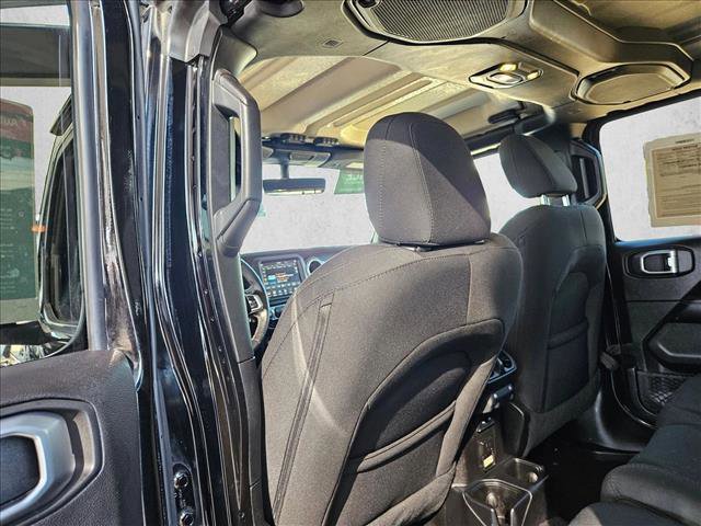 Used 2020 Jeep Wrangler Unlimited Sahara image 22