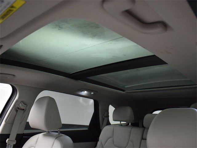 Certified 2025 Kia Sorento S w/ Panoramic Sunroof Package image 30